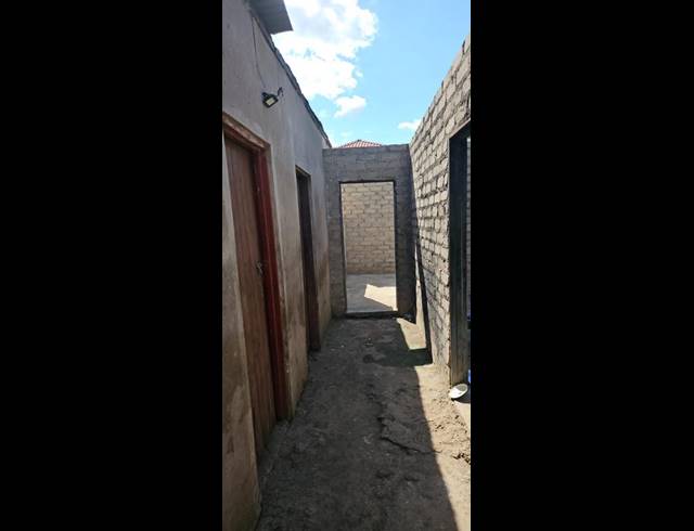 4 BEDROOM HOUSE FOR SALE IN MANIINI